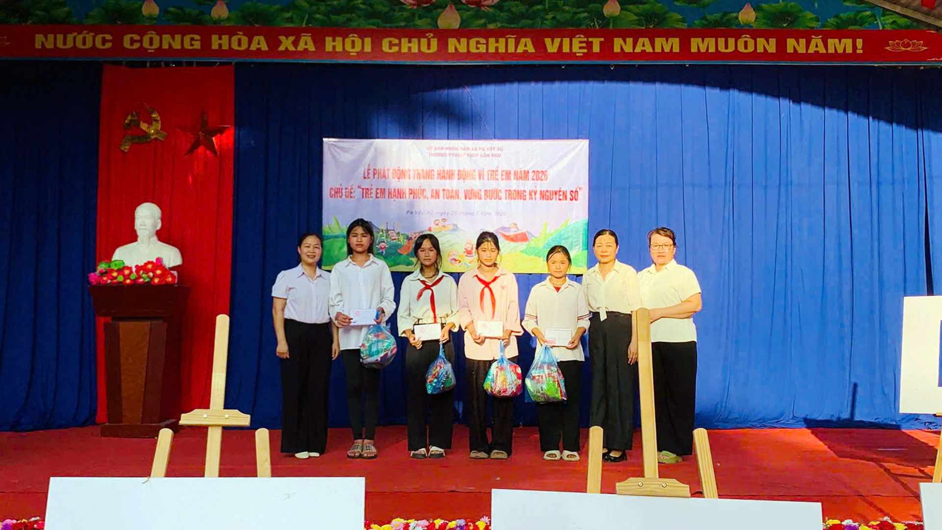 01-6 tại THCS Bản NGò (14).jpg