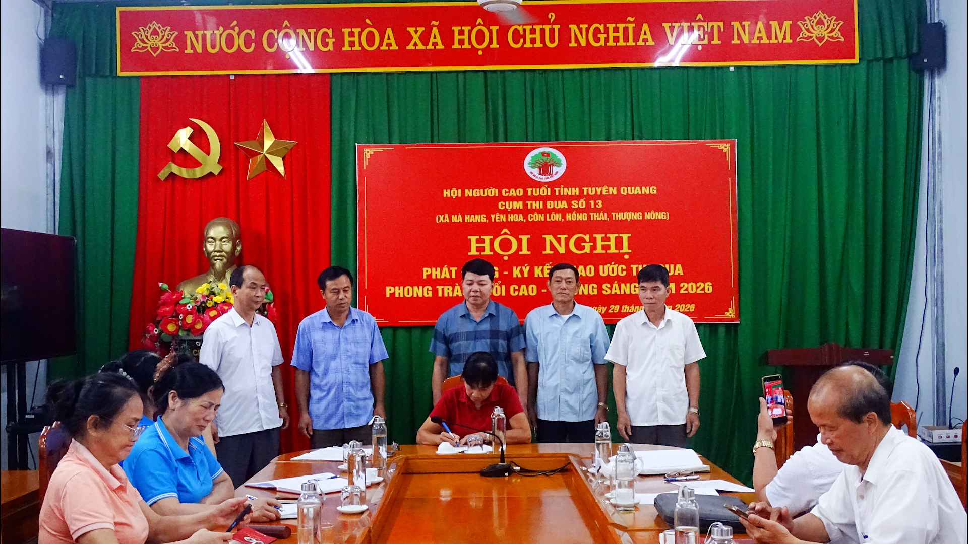 Hội Người cao tuổi Cụm thi đua số 13 phát động, ký kết giao ước thi đua phong trào “Tuổi cao - Gương sáng” năm 2026