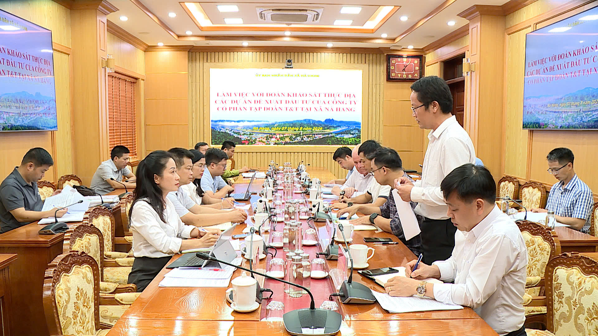 Xã Nà Hang làm việc với Đoàn khảo sát các dự án đề xuất đầu tư của Tập đoàn T&T