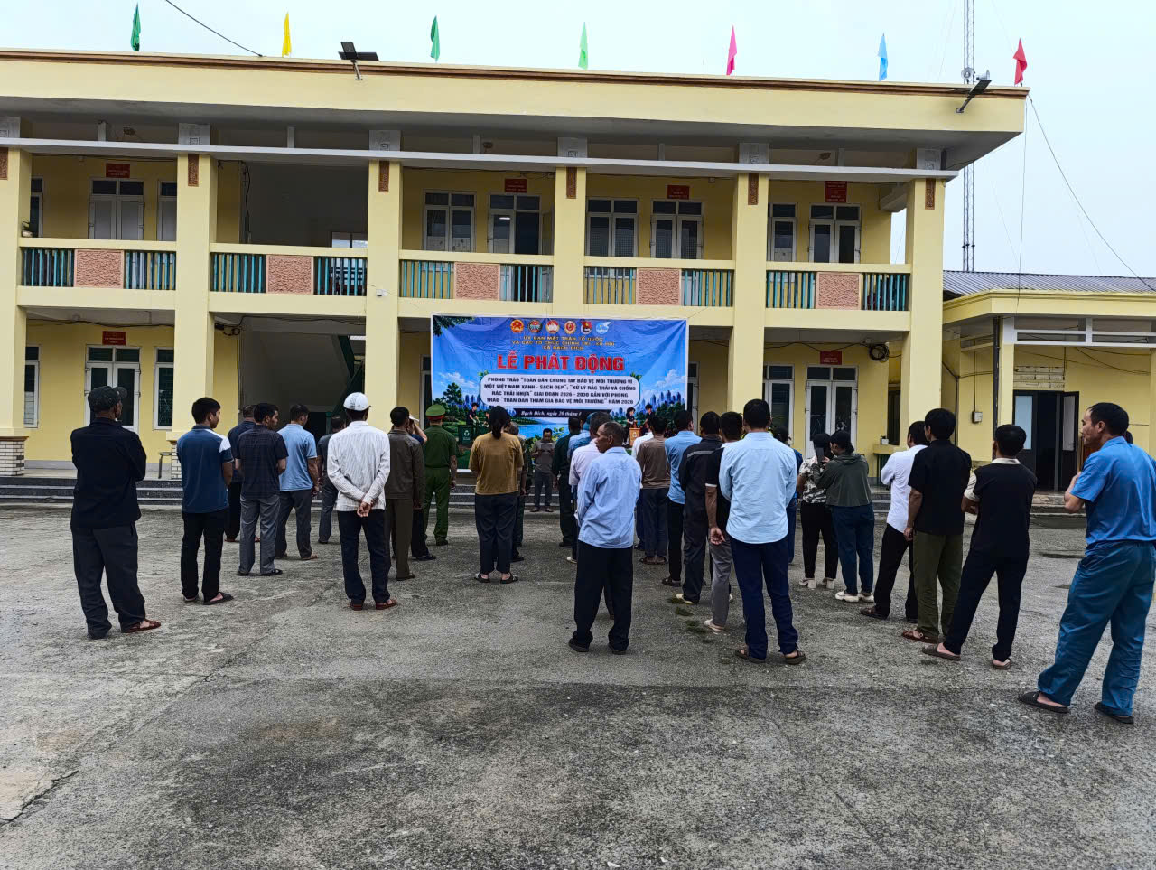 XÃ BẠCH ĐÍCH TỔ CHỨC LỄ PHÁT ĐỘNG PHONG TRÀO TOÀN DÂN CHUNG TAY BẢO VỆ MÔI TRƯỜNG, XỬ LÝ RÁC THẢI VÀ CHỐNG RÁC THẢI NHỰA