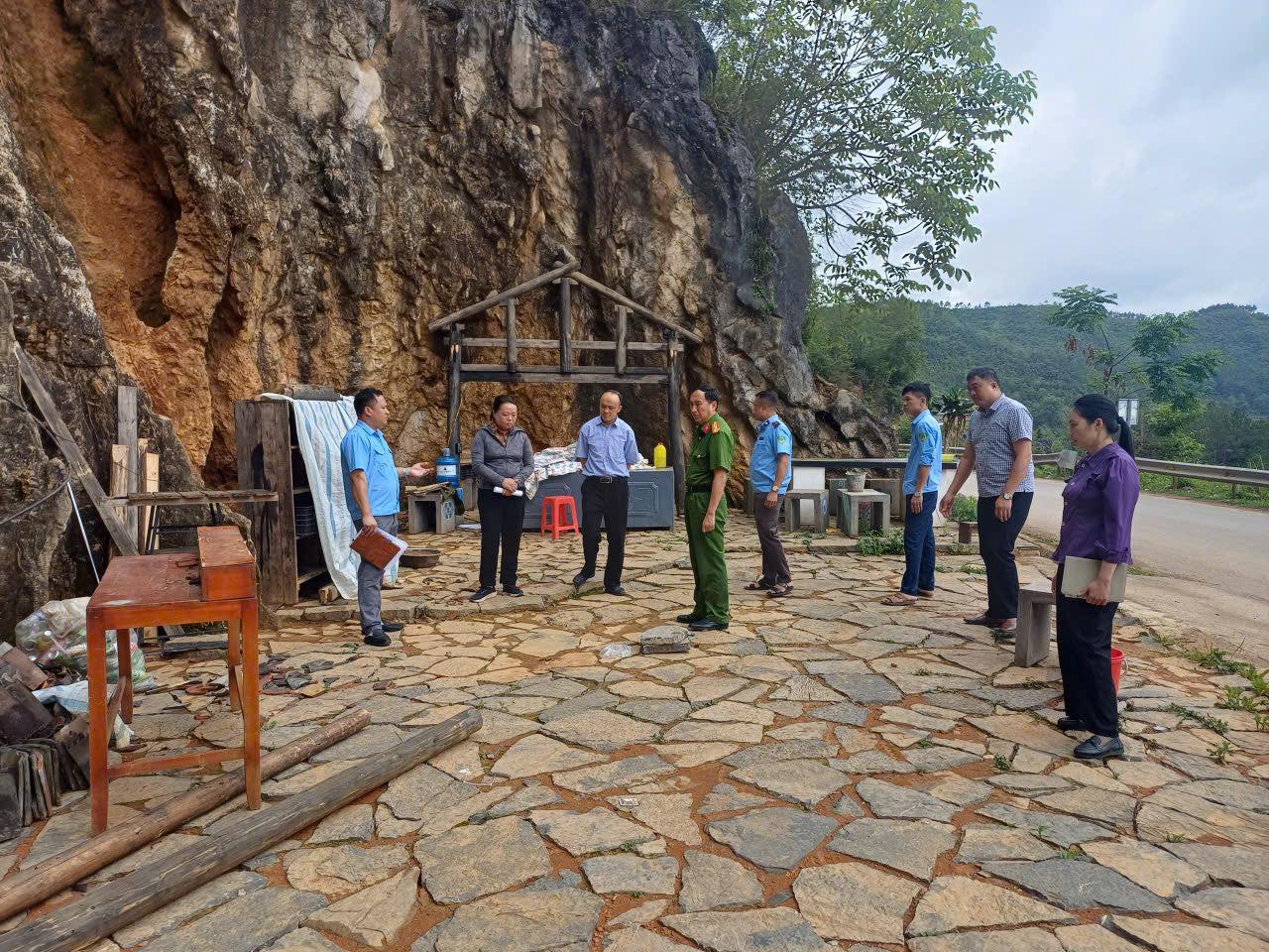 THƯỜNG TRỰC HĐND XÃ ĐỒNG VĂN GIÁM SÁT CÔNG TÁC QUẢN LÝ ĐẤT ĐAI, TRẬT TỰ XÂY DỰNG