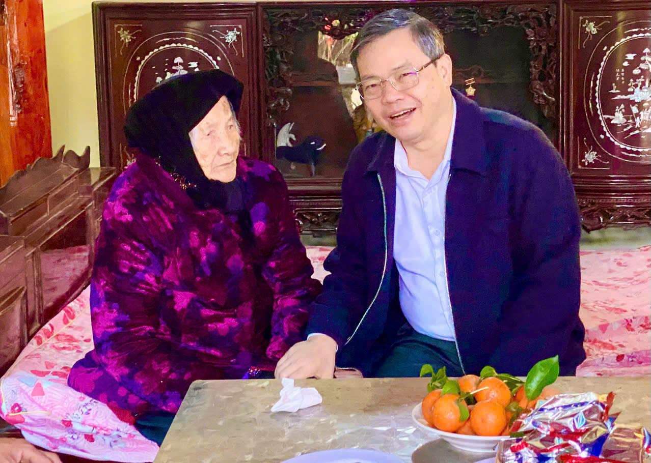 ĐỒNG CHÍ NGUYỄN VĂN SƠN, PHÓ BÍ THƯ TỈNH ỦY, CHỦ TỊCH HĐND TỈNH TUYÊN QUANG