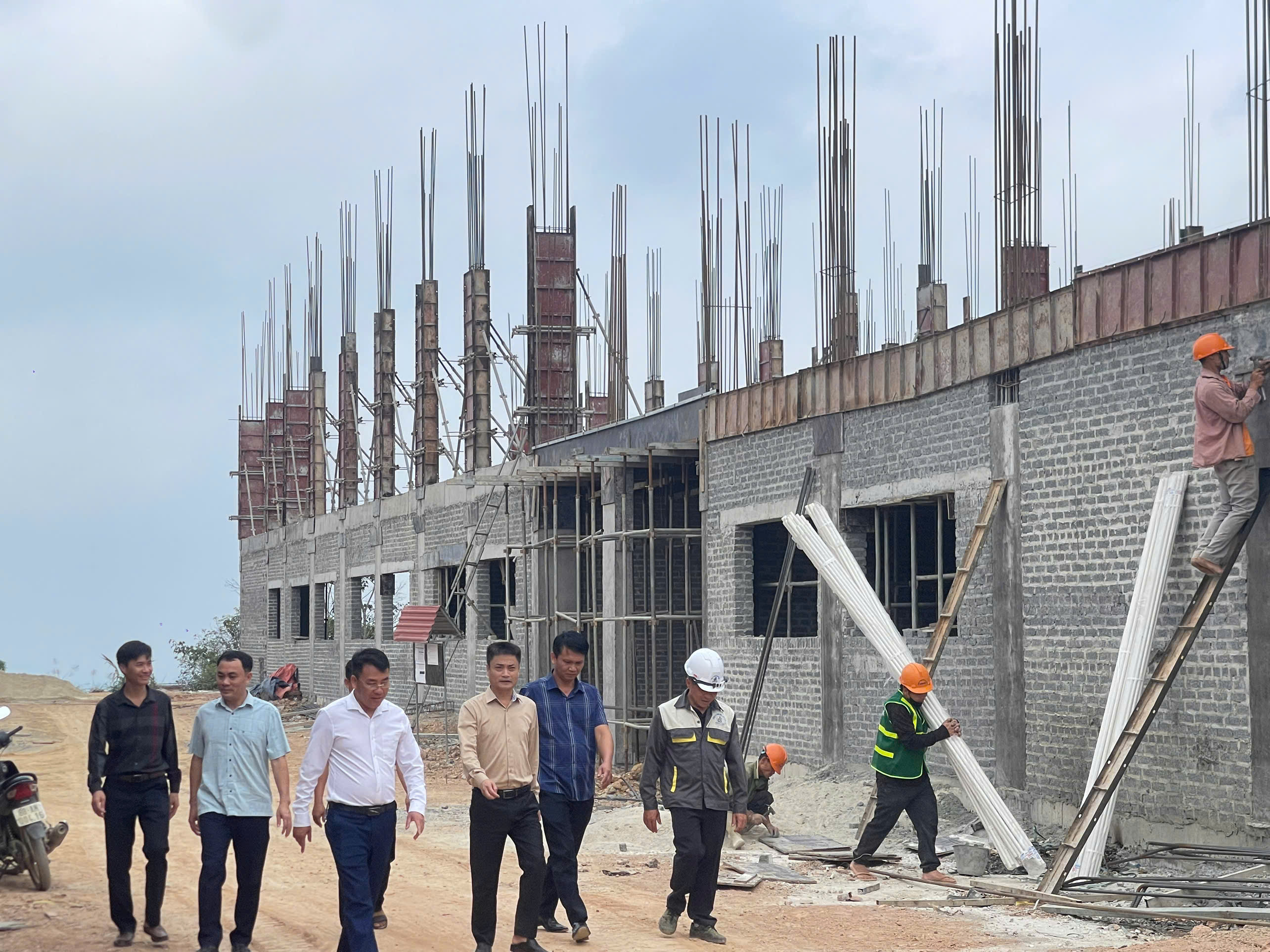SỞ GIÁO DỤC VÀ ĐÀO TẠO TỈNH KIỂM TRA TIẾN ĐỘ, KHẢO SÁT TIỀN NĂNG PHÁT TRIỂN THPT TẠI TRƯỜNG PHỔ THÔNG NỘI TRÚ LIÊN CẤP XÃ THẮNG MỐ.