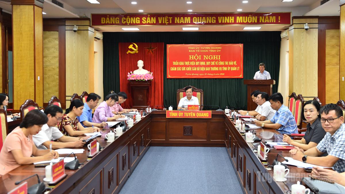 Triển khai quy định, quy chế về bảo vệ, chăm sóc sức khỏe cán bộ