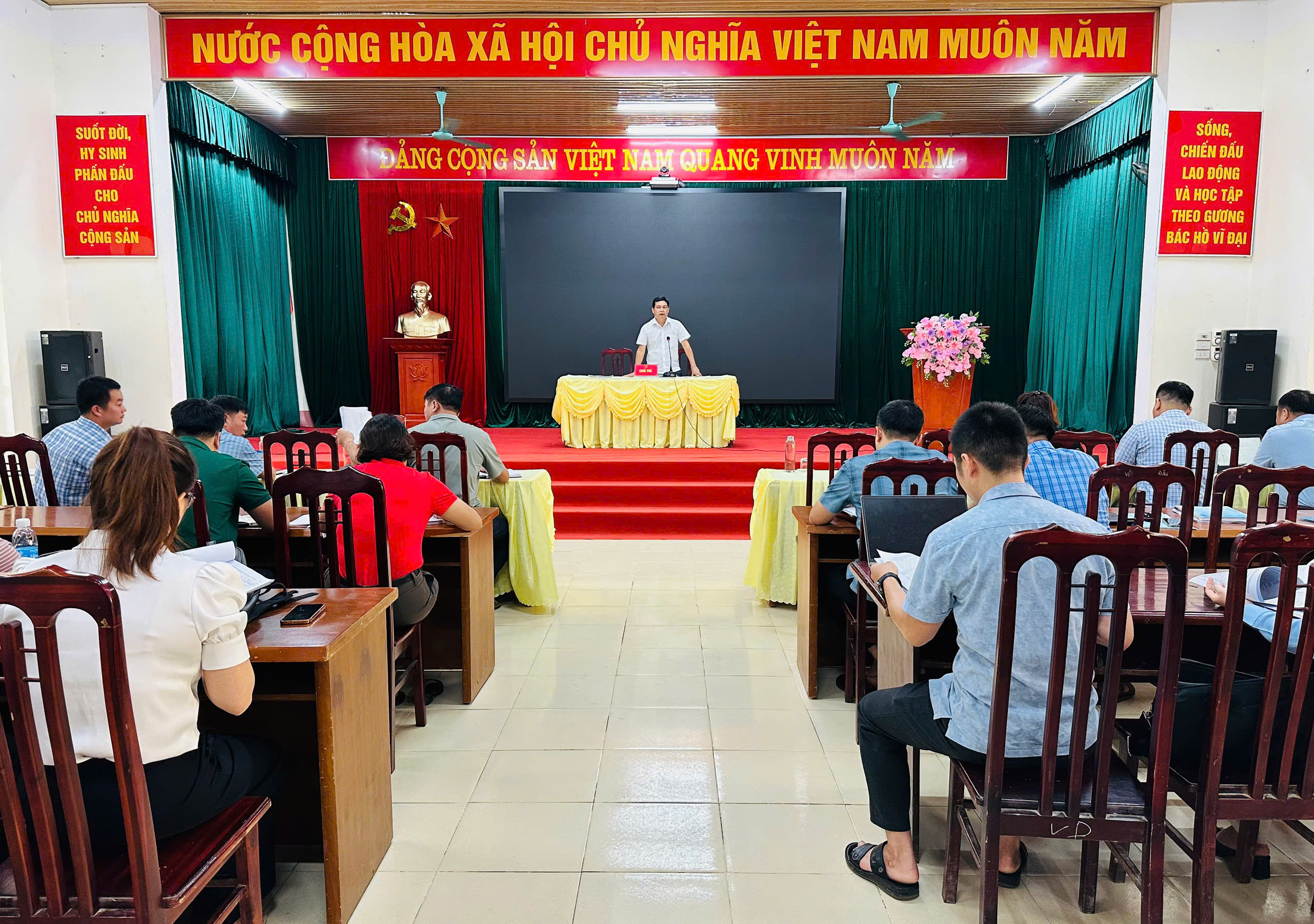 CÔN LÔN THỐNG NHẤT CÁC CHỈ TIÊU PHÁT TRIỂN KINH TẾ - XÃ HỘI VÀ DỰ TOÁN NGÂN SÁCH NHÀ NƯỚC NĂM 2027