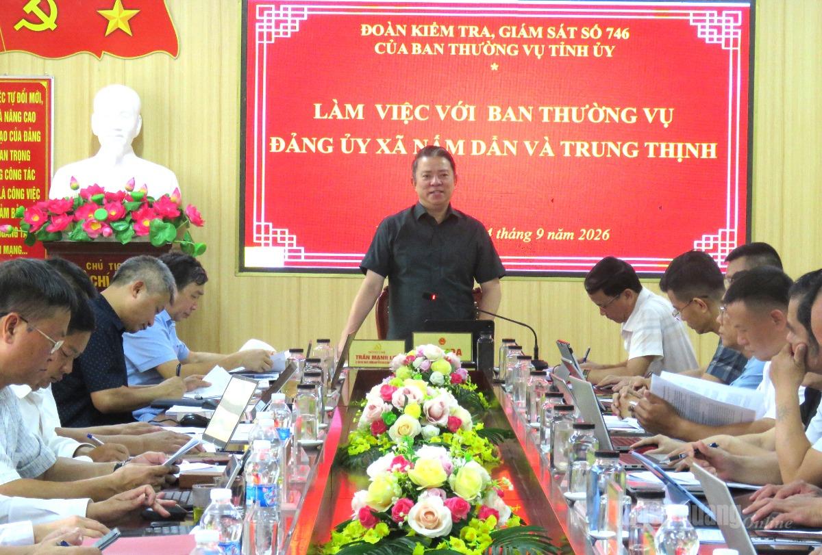 Trưởng ban Tuyên giáo Tỉnh ủy Trần Mạnh Lợi làm việc với Đảng ủy xã Trung Thịnh và Nấm Dẩn