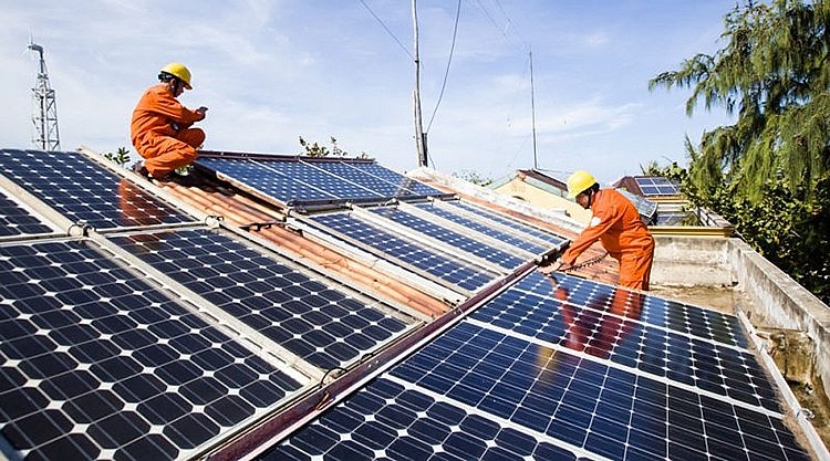 ĐẨY MẠNH PHÁT TRIỂN ĐIỆN MẶT TRỜI MÁI NHÀ VÌ MÔI TRƯỜNG XANH VÀ TIẾT KIỆM NĂNG LƯỢNG