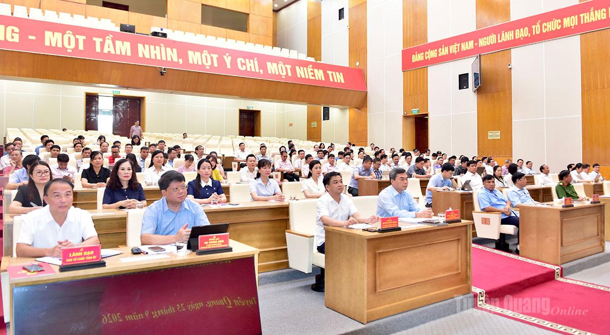 Cụ thể hóa các chương trình, kế hoạch hành động sát với tình hình thực tiễn để thực hiện có hiệu quả