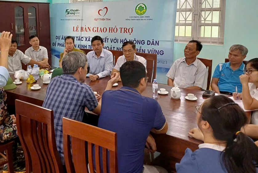 Trực 24/24 để ứng phó mưa bão tại hồ Hoàng Khai, phường An Tường