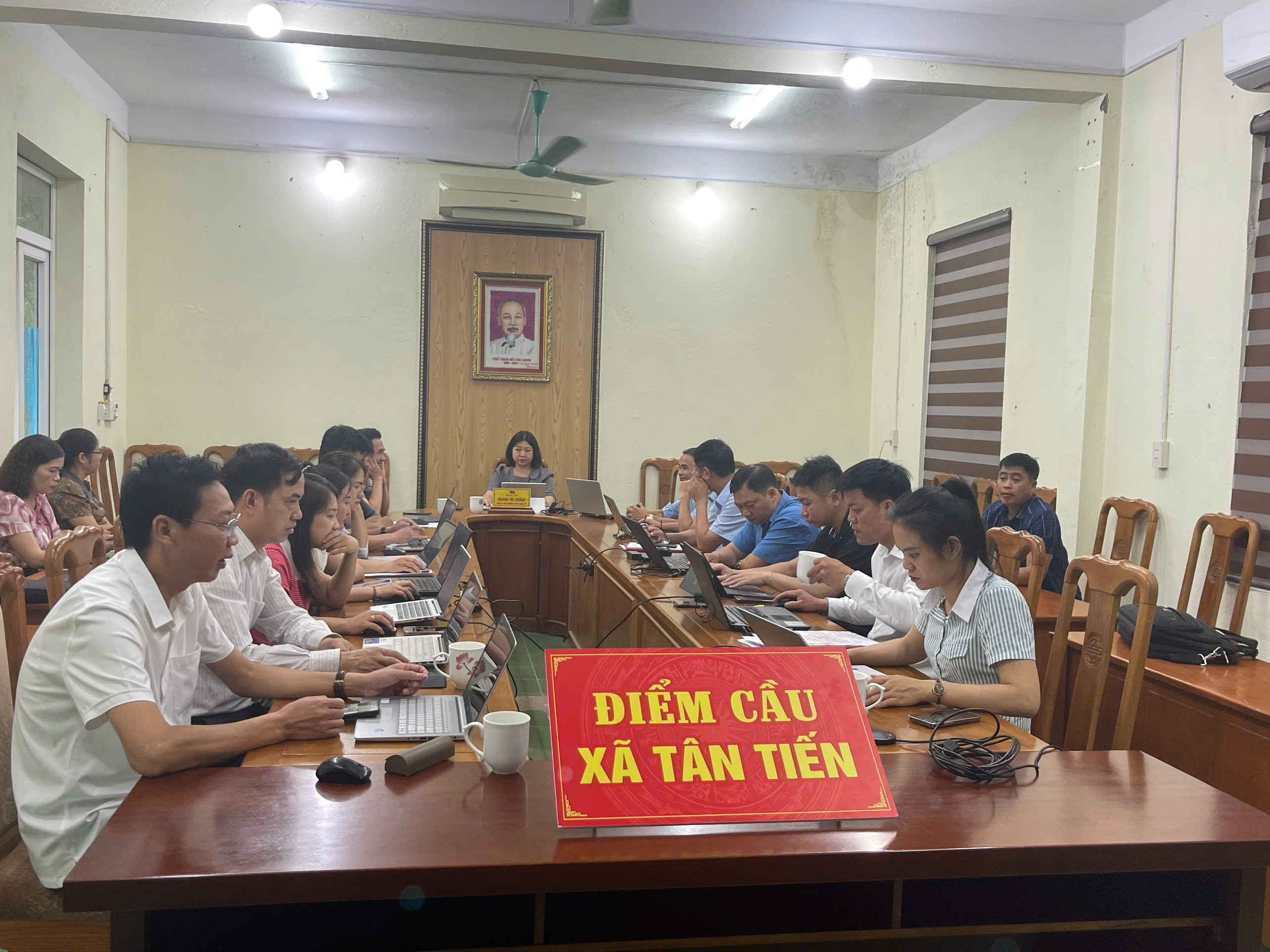 Tân Tiến tham dự Hội nghị trực tuyến toàn quốc nghiên cứu, học tập, quán triệt và triển khai thực hiện Nghị quyết số 10-NQ/TW