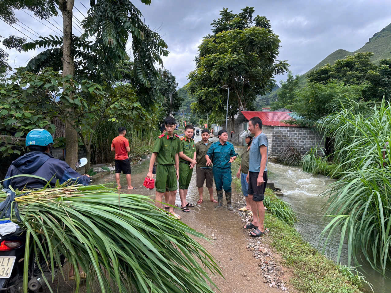 GIỮ VỮNG NIỀM TIN TỪ CƠ SỞ: BÀI HỌC TỪ CÔNG TÁC XÂY DỰNG ĐẢNG, XÂY DỰNG LỰC LƯỢNG CÔNG AN XÃ LÙNG TÁM TRONG GIAI ĐOẠN MỚI 