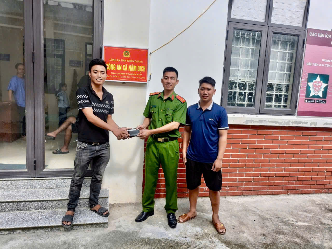 NẬM DỊCH - NHẶT ĐƯỢC TÀI SẢN TRAO TRẢ LẠI NGƯỜI ĐÁNH MẤT