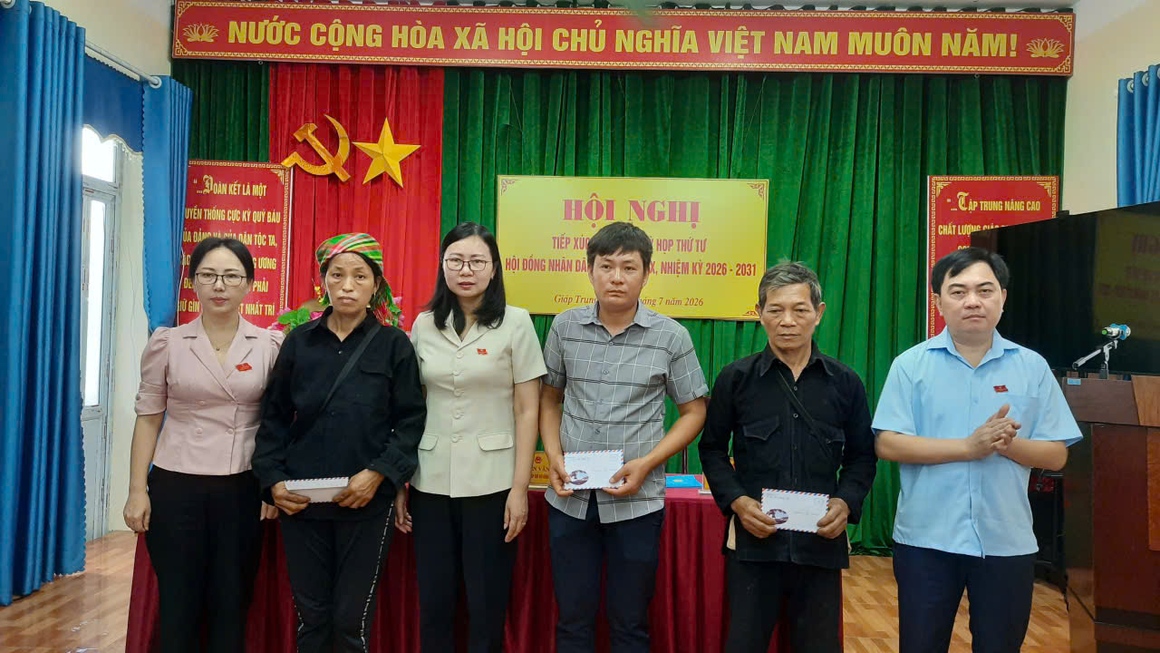                                        TỔ ĐẠI BIỂU SỐ 1 HĐND TỈNH TIẾP XÚC CỬ TRI TẠI XÃ GIÁP TRUNG