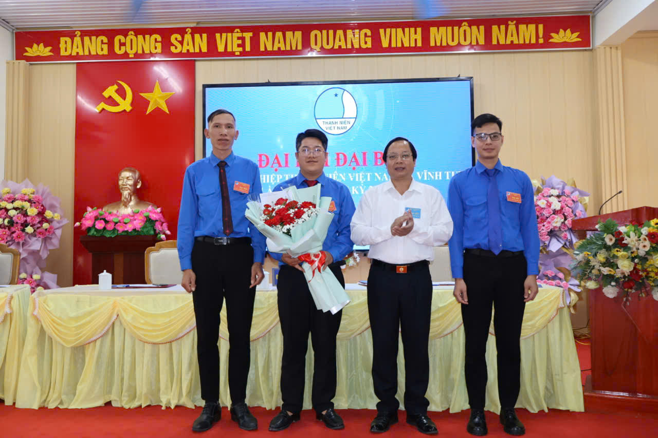 ĐH Hội LHTN CT tặng.jpg