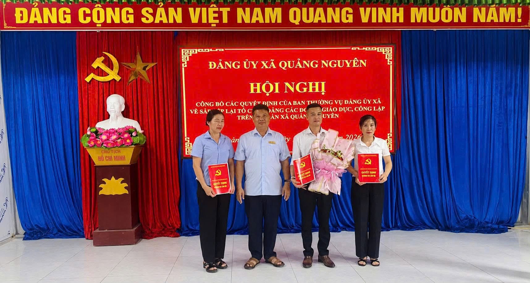 CÔNG BỐ QUYẾT ĐỊNH THÀNH LẬP ĐẢNG BỘ