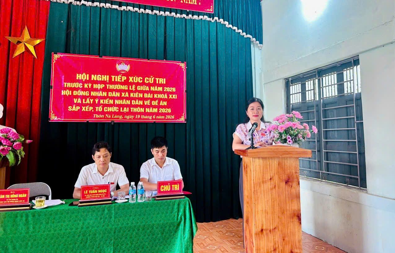 Hội nghị tiếp xúc cử tri trước kỳ họp thường lệ giữa năm 2026 và lấy ý kiến Nhân dân về Đề án sắp xếp, tổ chức lại thôn năm 2026 tại thôn Nà Làng.