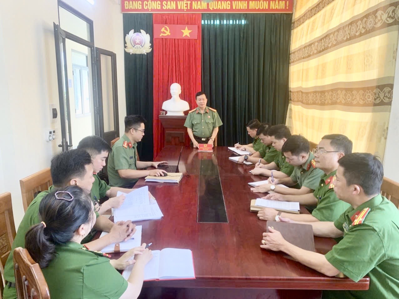 TĂNG CƯỜNG CÔNG TÁC NẮM TÌNH HÌNH, KIỂM TRA VIỆC THỰC HIỆN CAO ĐIỂM TẤN CÔNG TRẤN ÁP TỘI PHẠM, TỆ NẠN XÃ HỘI, BẢO ĐẢM ANTT TRÊN ĐỊA BÀN