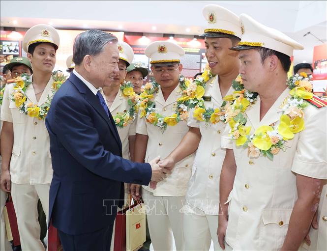 Tổng Bí thư Tô Lâm và các đại biểu. Ảnh: Thống Nhất/TTXVN