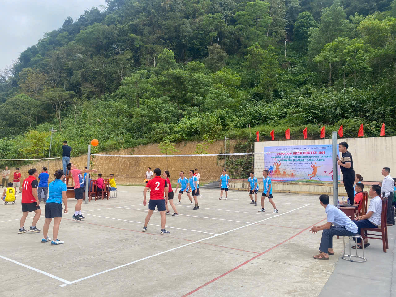 B&oacute;ng chuyền 10.jpg