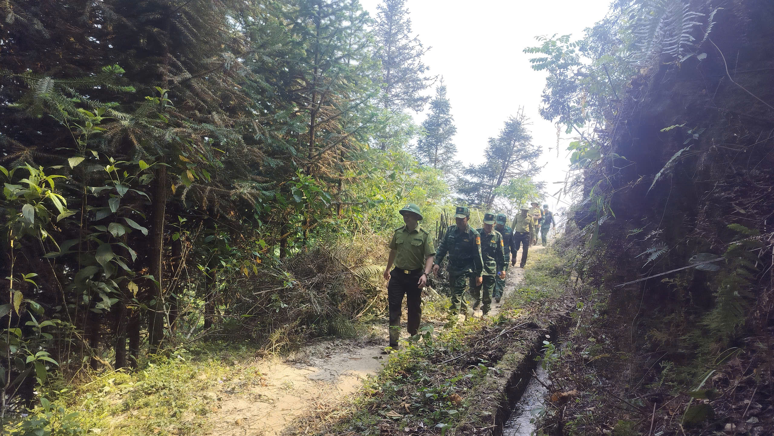 TĂNG CƯỜNG KIỂM TRA, NÂNG CAO HIỆU QUẢ CÔNG TÁC PHÒNG CHÁY, CHỮA CHÁY RỪNG  TẠI XÃ BẢN MÁY