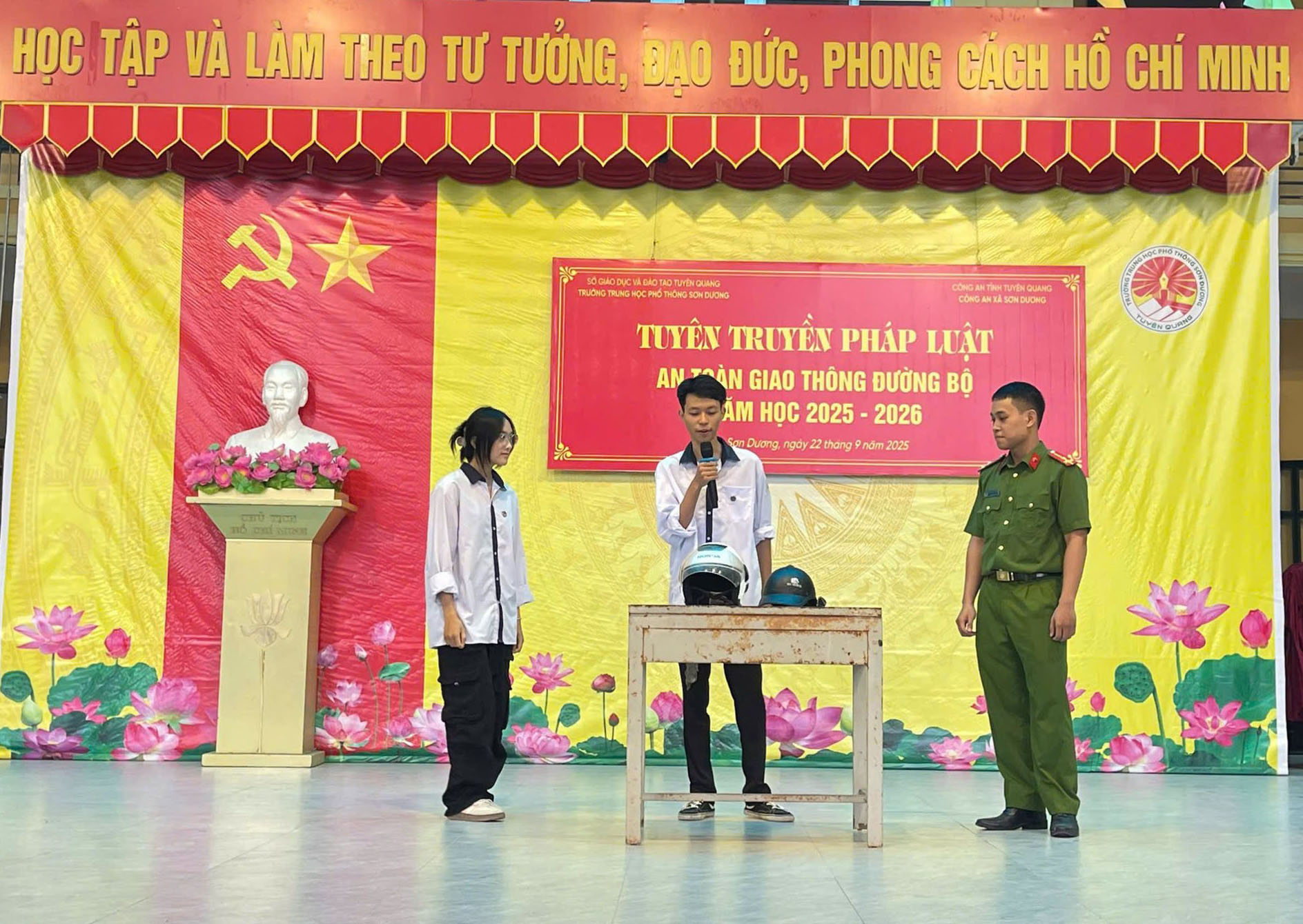 Công an xã Sơn Dương tuyên truyền pháp luật tại các trường học
