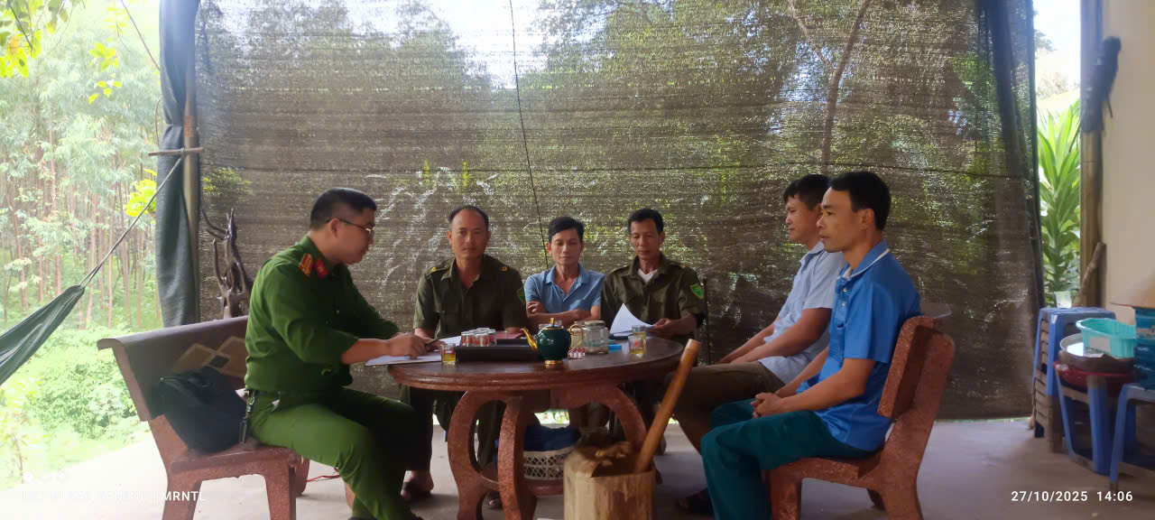 CÔNG AN XÃ TRƯỜNG SINH TRIỂN KHAI RÀ SOÁT DỮ LIỆU PHƯƠNG TIỆN VÀ GIẤY PHÉP LÁI XE