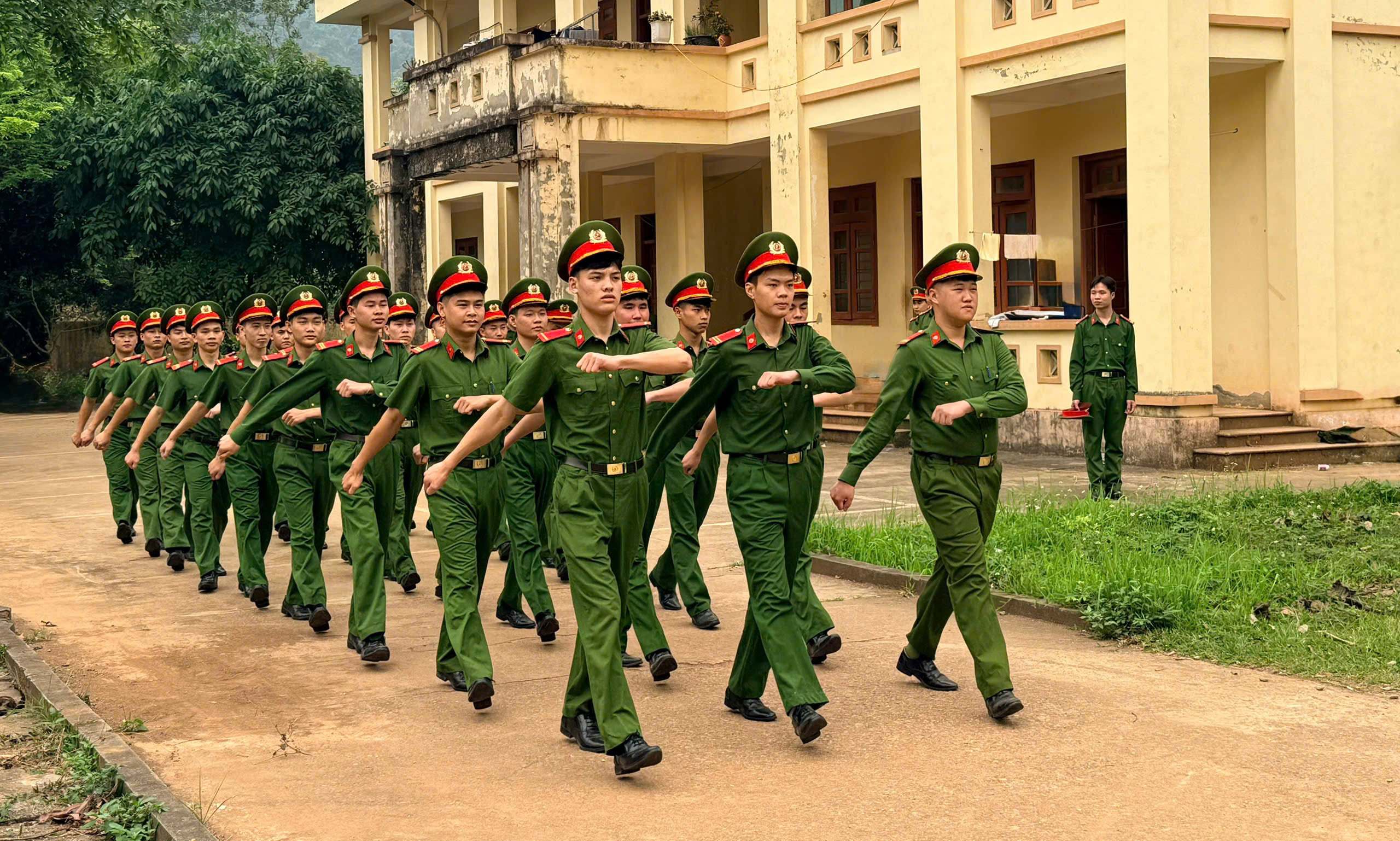 TRẠI TẠM GIAM SỐ 2 - CÔNG AN TỔ CHỨC TẬP HUẤN ĐIỀU LỆNH CAND