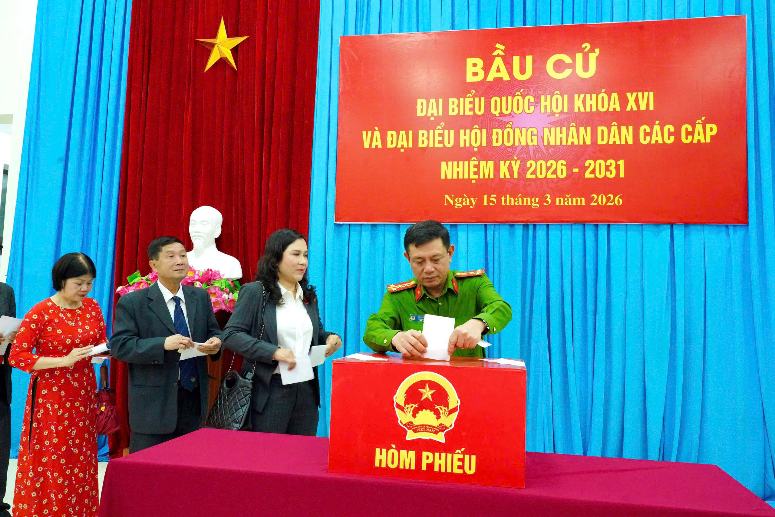  KHAI MẠC BẦU CỬ ĐẠI BIỂU QUỐC HỘI KHÓA XVI VÀ ĐẠI BIỂU HĐND NHIỆM KỲ 2026 - 2031 TẠI KHU VỰC BỎ PHIẾU SỐ 07, ĐƠN VỊ BẦU CỬ SỐ 04 