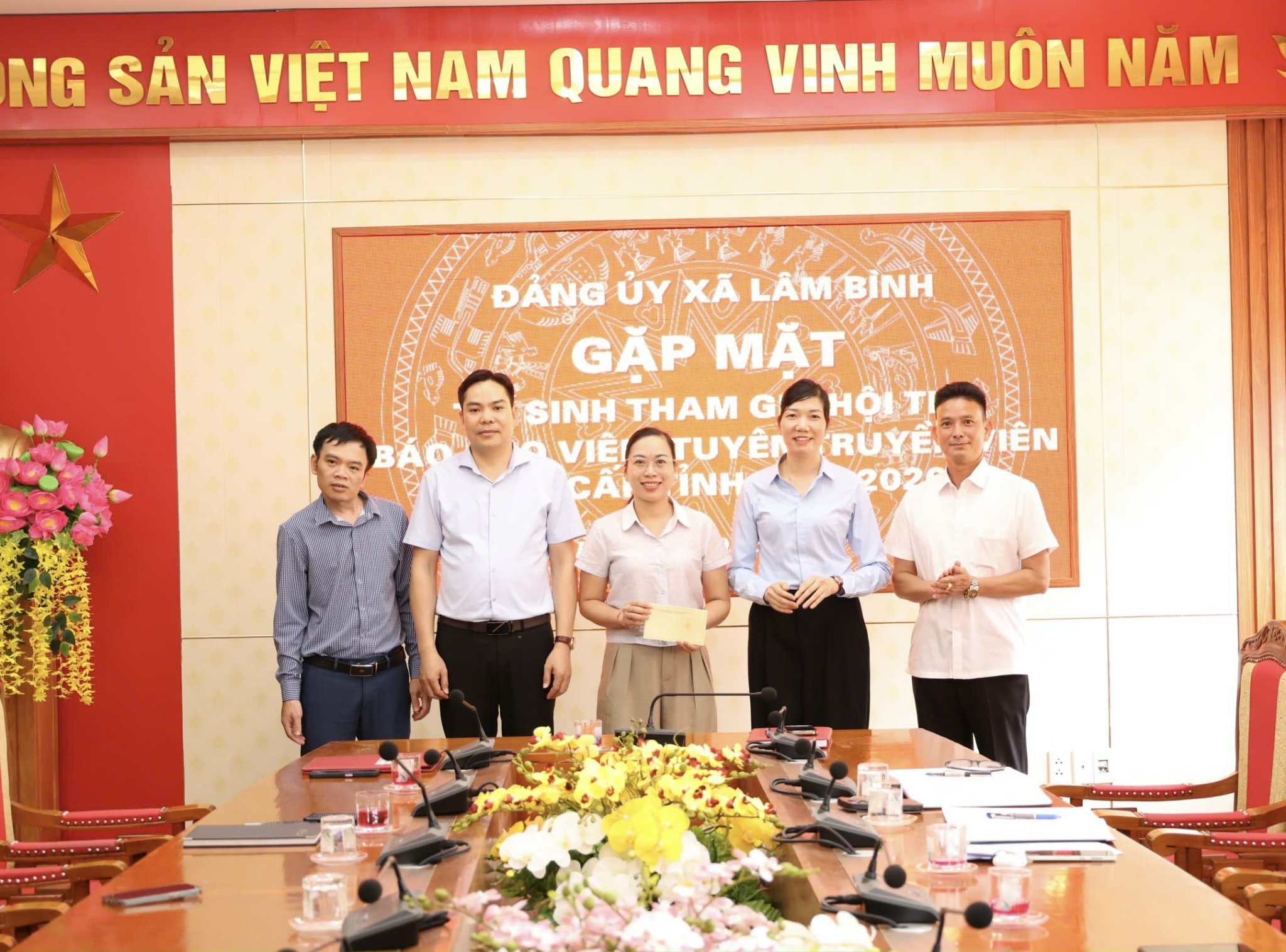 Thường trực Đảng uỷ xã Lâm Bình gặp mặt thí sinh tham gia hội thi báo cáo viên, tuyên truyền viên giỏi cấp tỉnh năm 2026