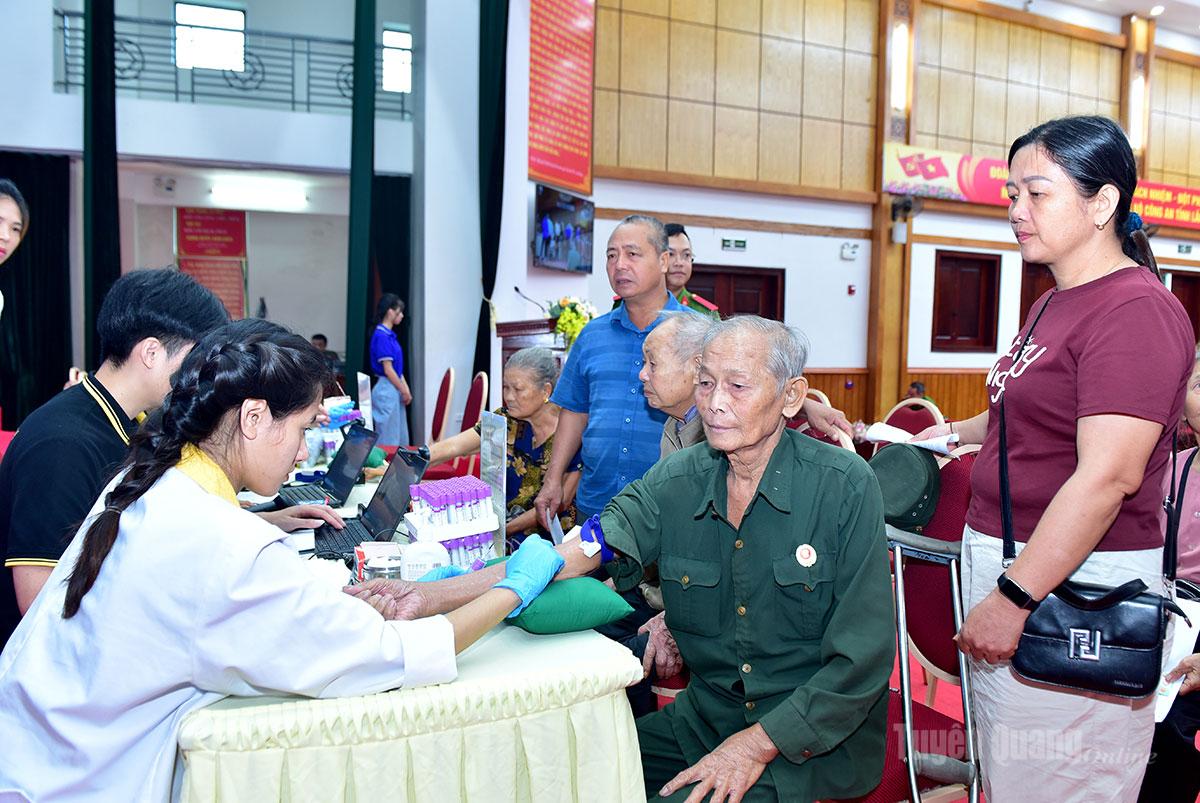 Tuyên Quang thu nhận 100% mẫu sinh phẩm ADN của thân nhân liệt sĩ đủ điều kiện lấy mẫu đang có mặt trên địa bàn tỉnh