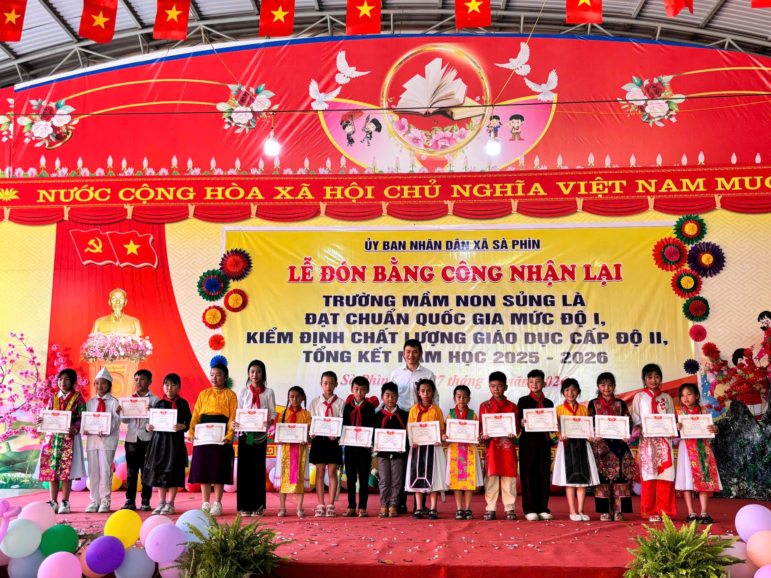 tặng học sinh.jpg