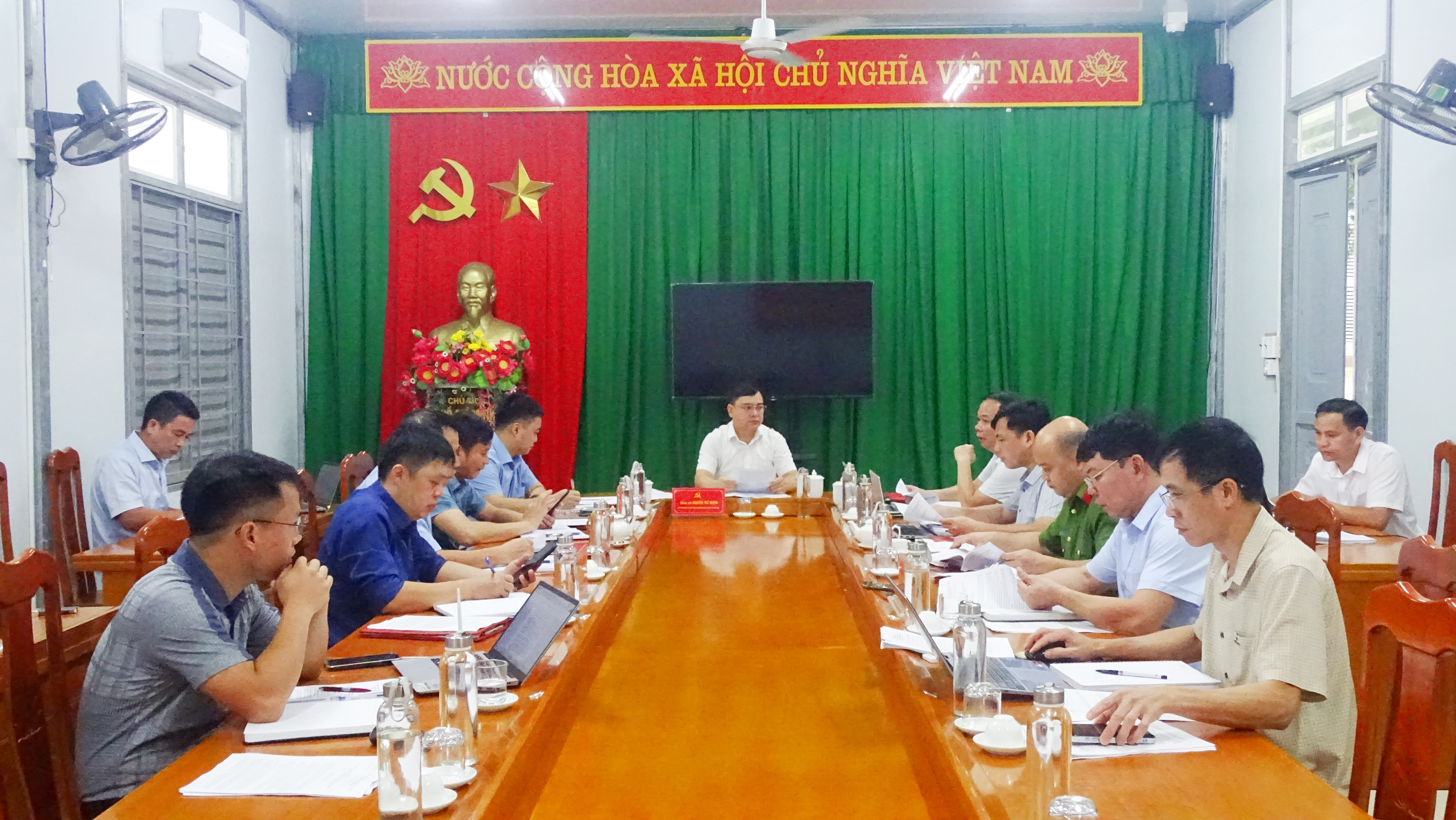 Ban Thường vụ Đảng ủy xã Yên Hoa tổ chức phiên họp lần thứ 17