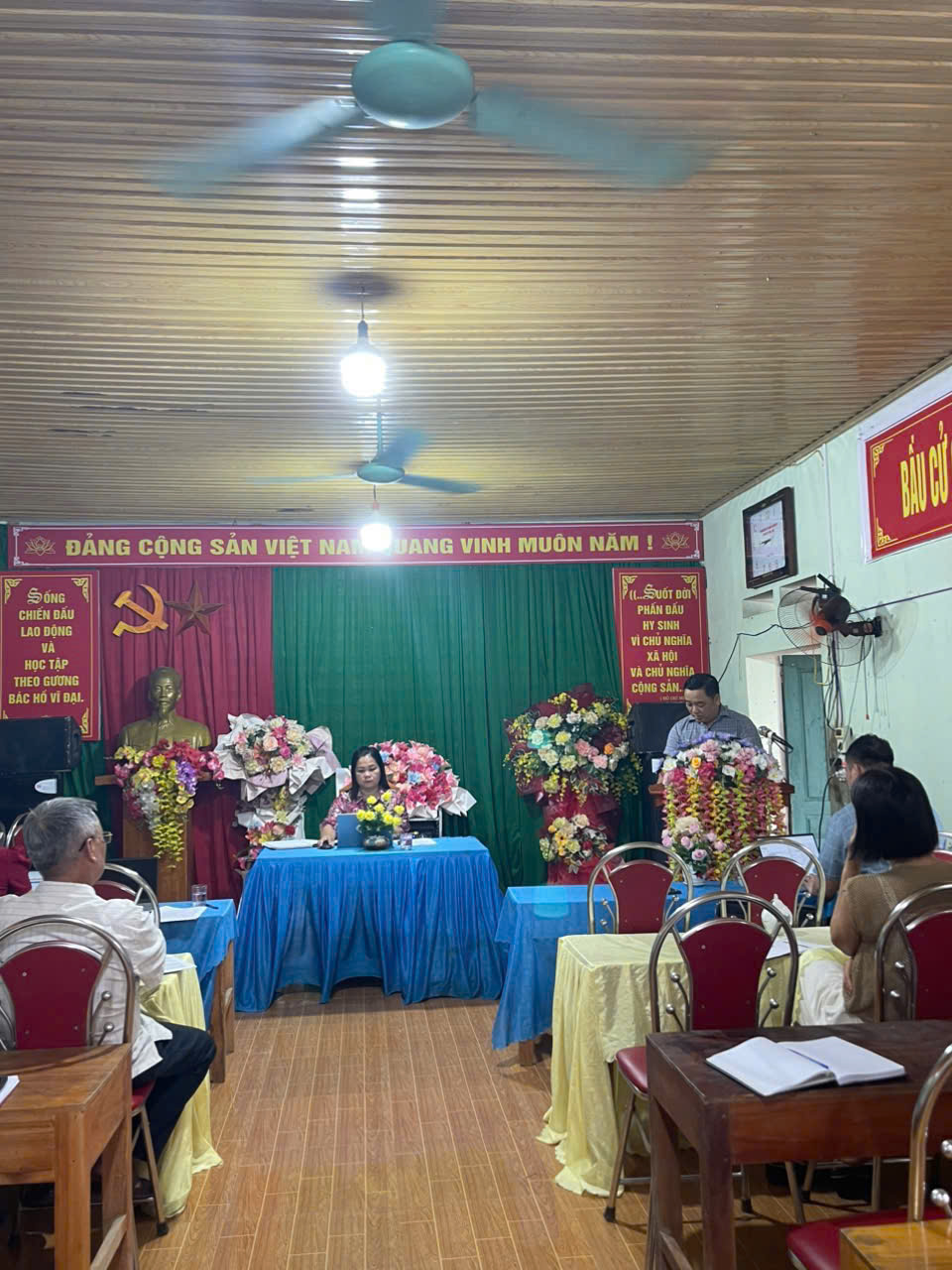 Đoàn công tác số 2 lv tại thôn B Long Q Tiến,.jpg