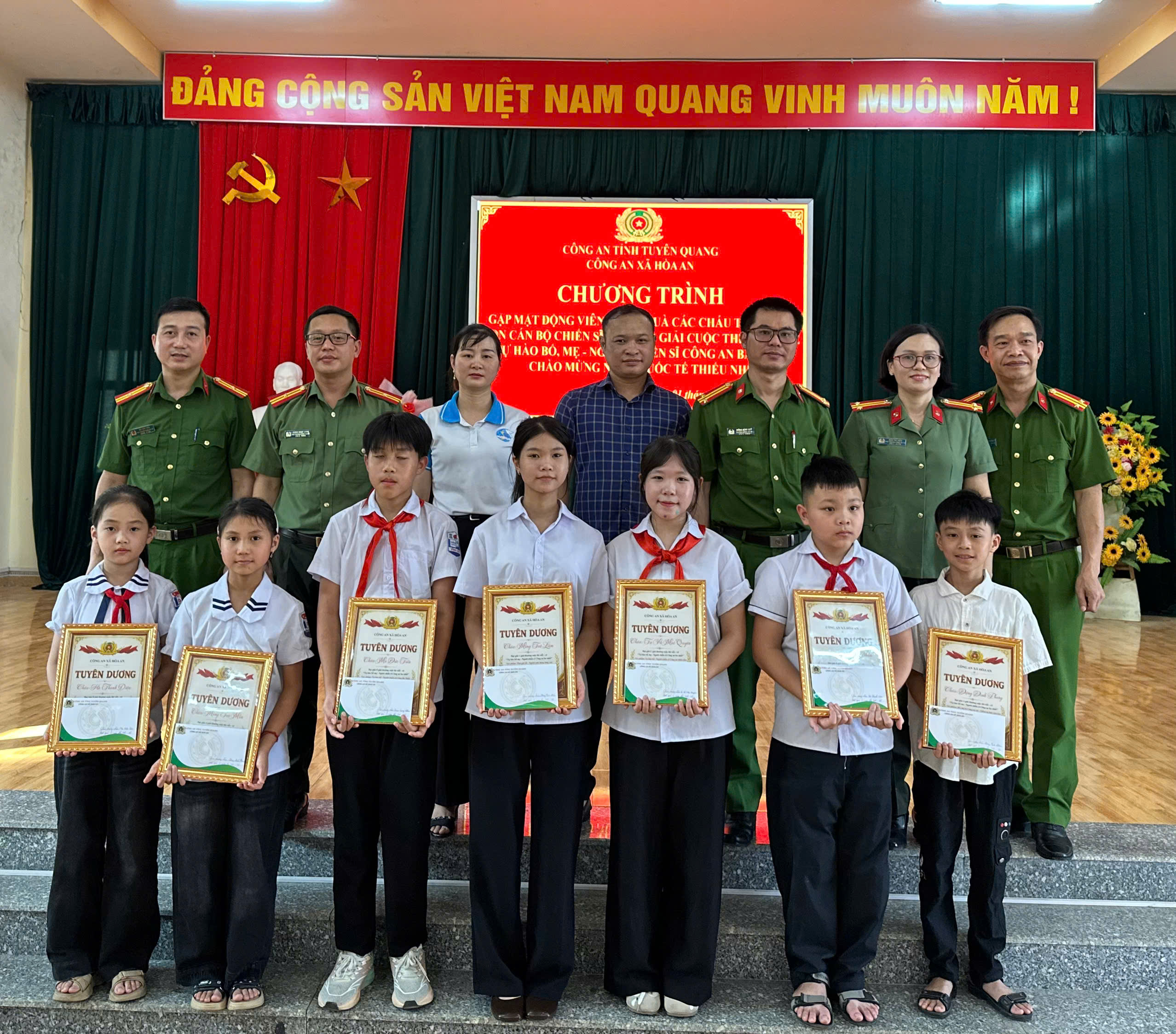 CÔNG AN XÃ HÒA AN TỔ CHỨC NHIỀU HOẠT ĐỘNG Ý NGHĨA NHÂN NGÀY QUỐC TẾ THIẾU NHI
