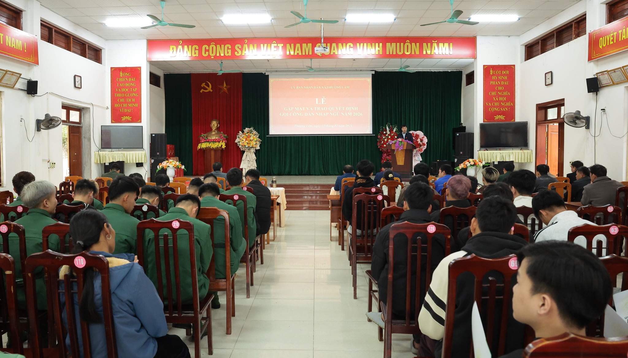 Lễ trao Quyết định gọi công dân nhập ngũ năm 2026 và gặp mặt, trao quà cho quân nhân hoàn thành nghĩa vụ quân sự tại ngũ trở về địa phương