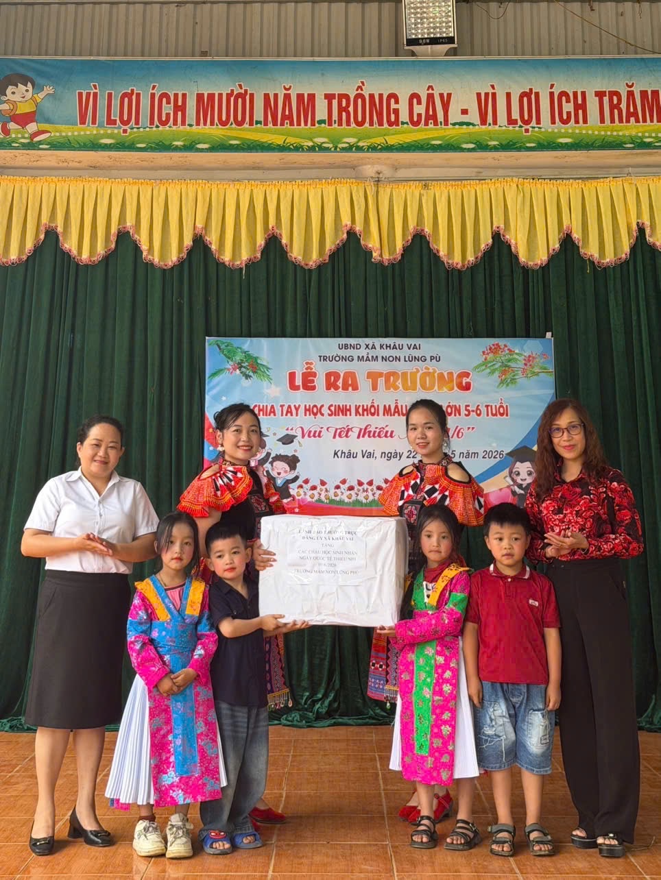 Trường Mầm non Lũng Pù tổ chức chương trình Tết thiếu nhi 1/6 và lễ tri ân học sinh 5 tuổi