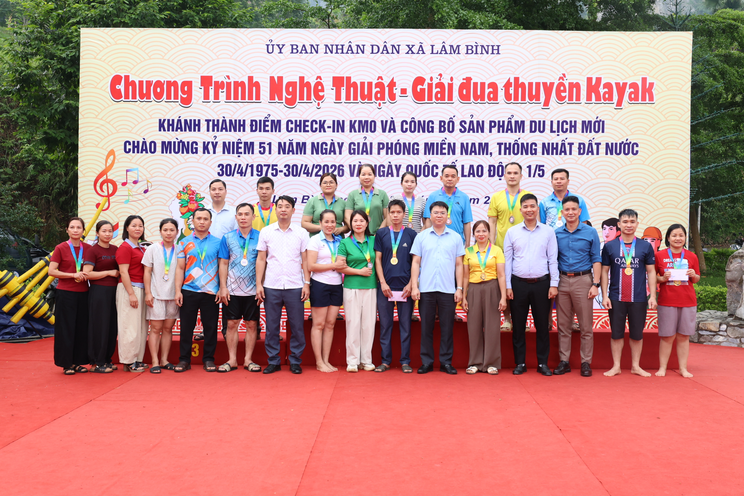 Xã Lâm Bình tổ chức thành công Giải đua thuyền Kayak trên suối Nặm Chang