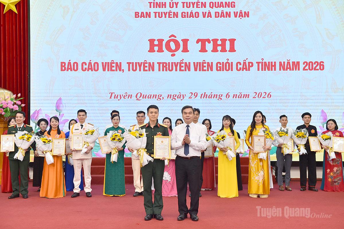 Thí sinh Vùi Xuân Thanh, Đảng bộ xã Đồng Văn đoạt giải Nhất Hội thi Báo cáo viên, tuyên truyền viên giỏi năm 2026