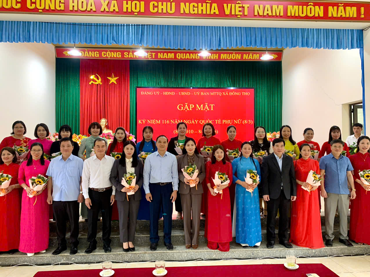 Tháng 3 đến mang theo những cảm xúc mới của mùa xuân rực rỡ cũng như không khí hân hoan chào đón ngày lễ 8/3, ngày của chị em trên khắp mọi miền đất nước cũng như trên toàn thế giới. 