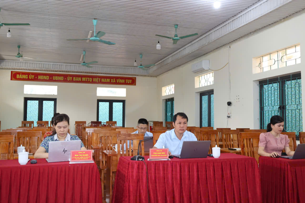 trực tuyến2.jpg