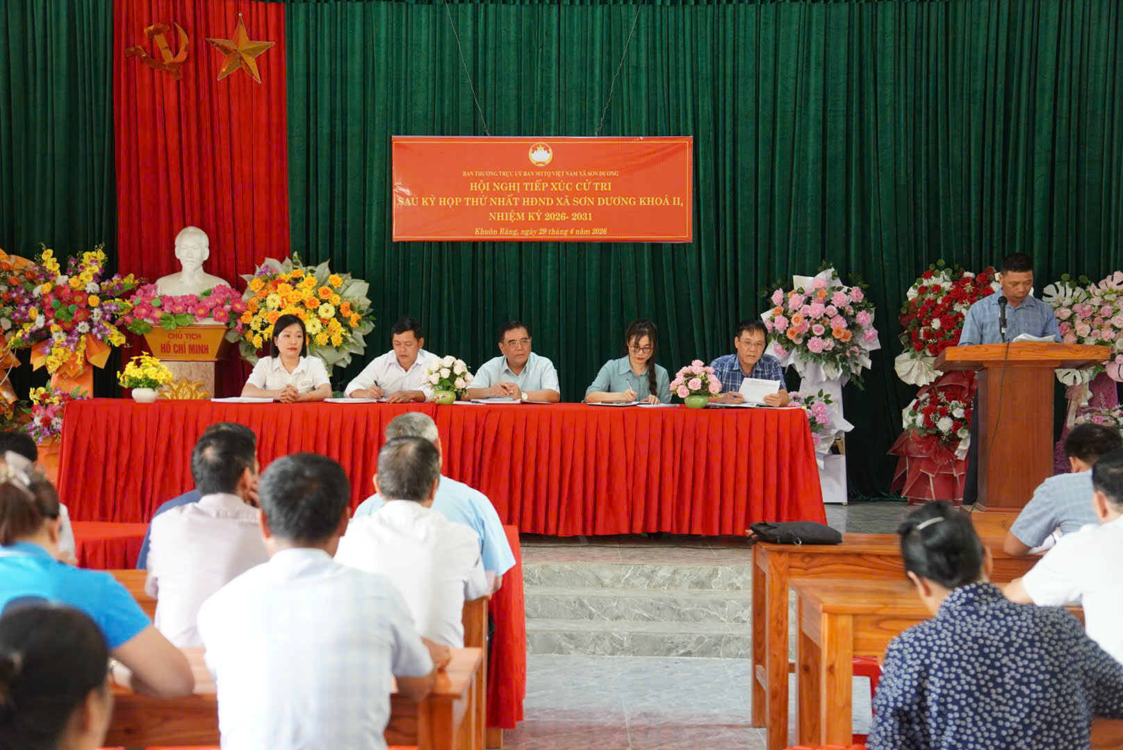 Tổ đại biểu số 6 HĐND xã Sơn Dương tiếp xúc cử tri sau kỳ họp thứ nhất