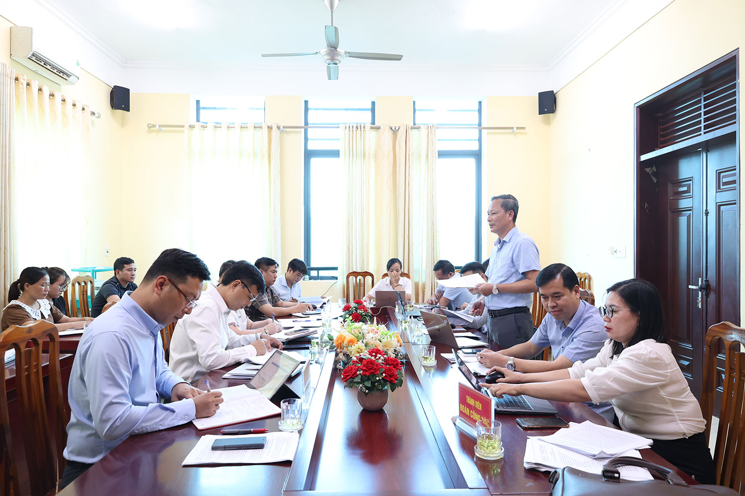 Đoàn công tác UBND tỉnh làm việc với UBND xã Yên Sơn về triển khai các giải pháp phấn đấu hoàn thành mục tiêu tăng trưởng GRDP hai con số