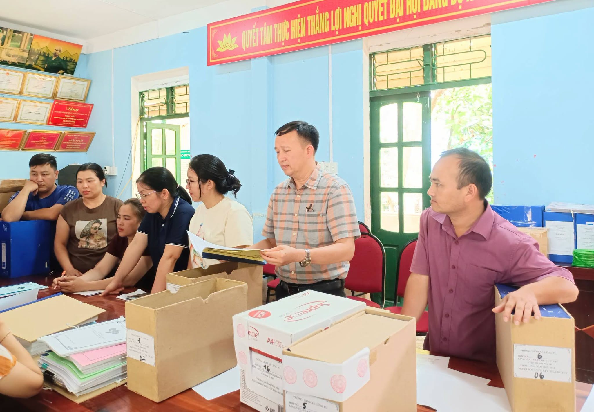 Khâu Vai đẩy nhanh tiến độ chỉnh lý tài liệu phục vụ số hóa