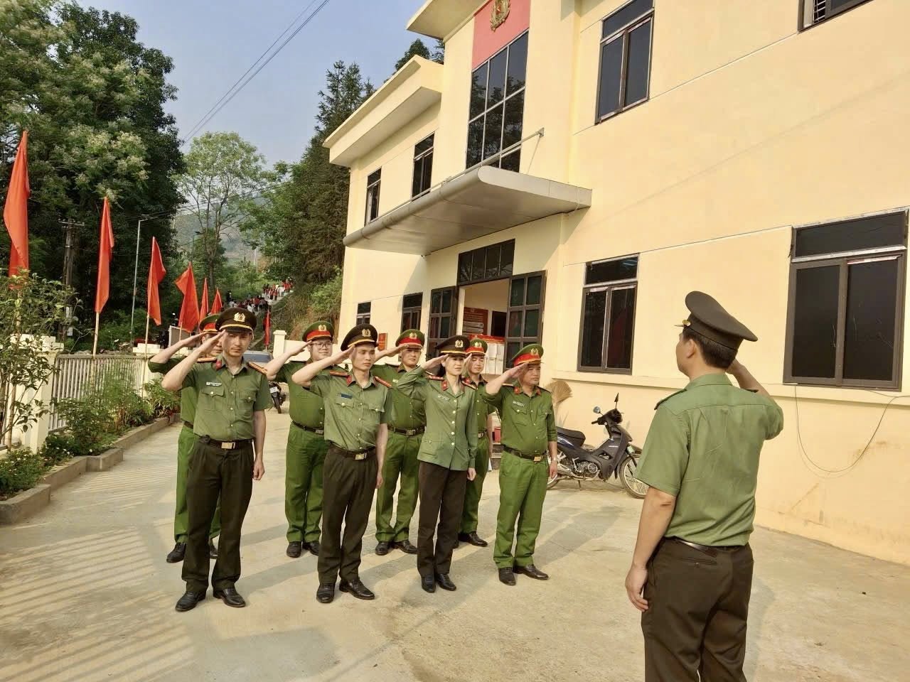 CÔNG AN XÃ GIÁP TRUNG TRIỂN KHAI TẬP HUẤN ĐIỀU LỆNH, QUÂN SỰ, VÕ THUẬT CAND NĂM 2026