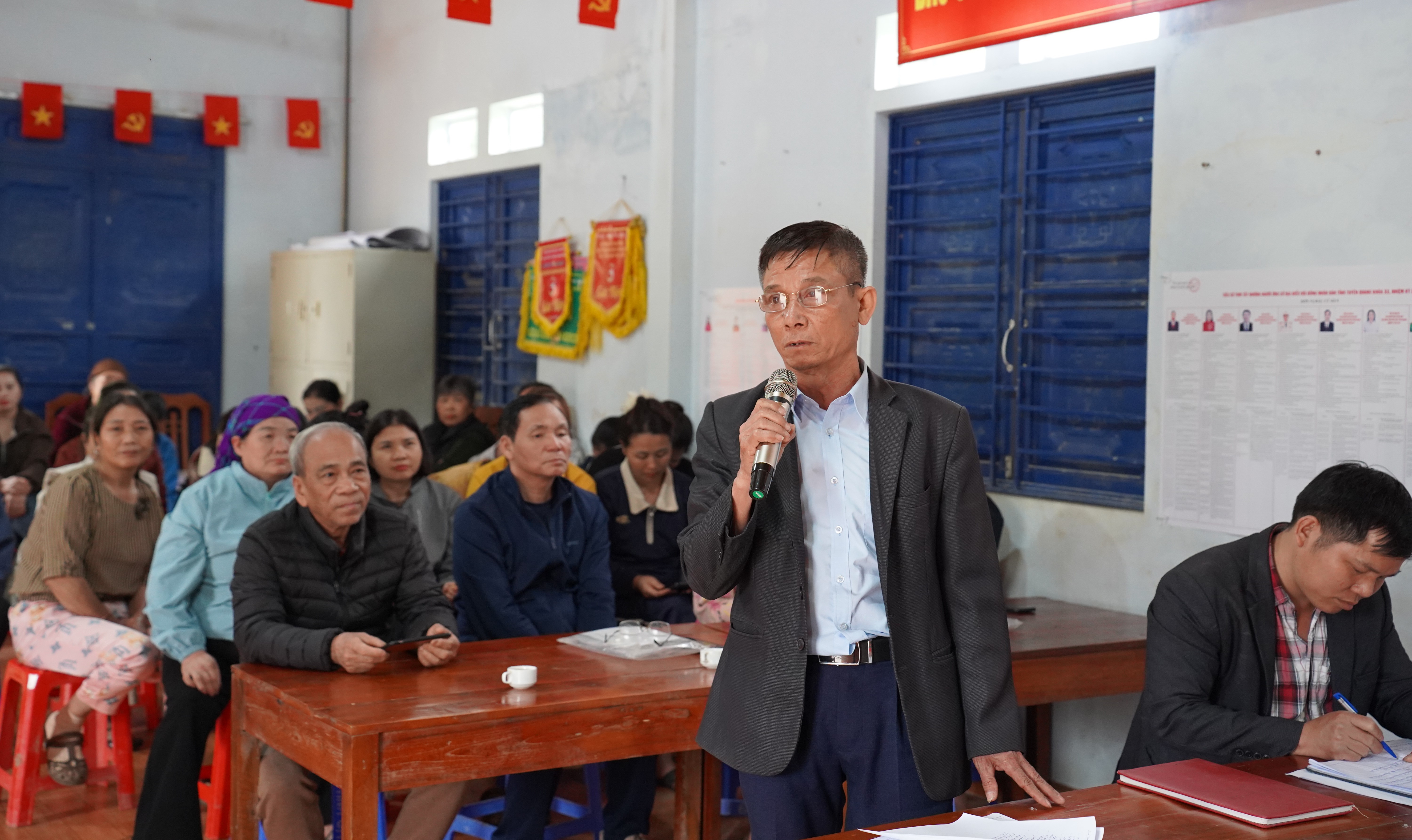 Tiếp x&uacute;c 8.JPG