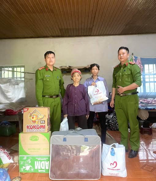 LAN TOẢ GIÁ TRỊ NHÂN VĂN SÂU SẮC TỪ "GIAN HÀNG 0 ĐỒNG" CÔNG AN XÃ YÊN NGUYÊN 