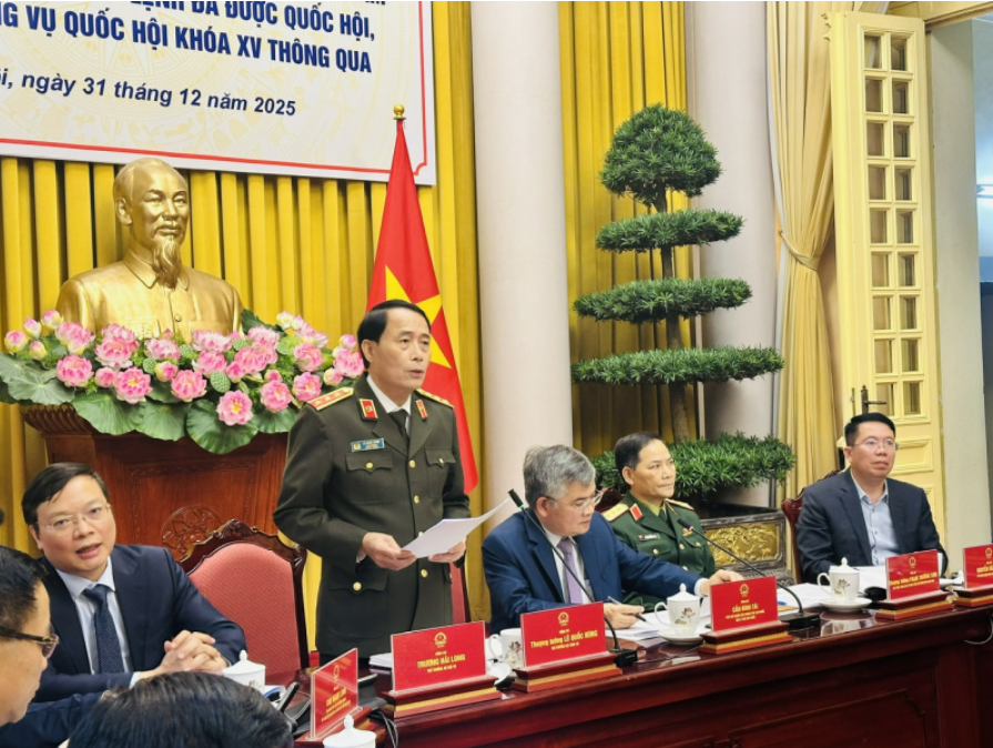 CÔNG BỐ 14 LUẬT VÀ 1 PHÁP LỆNH