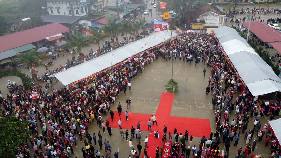 Bắc Quang tưng bừng lễ hội lồng tông