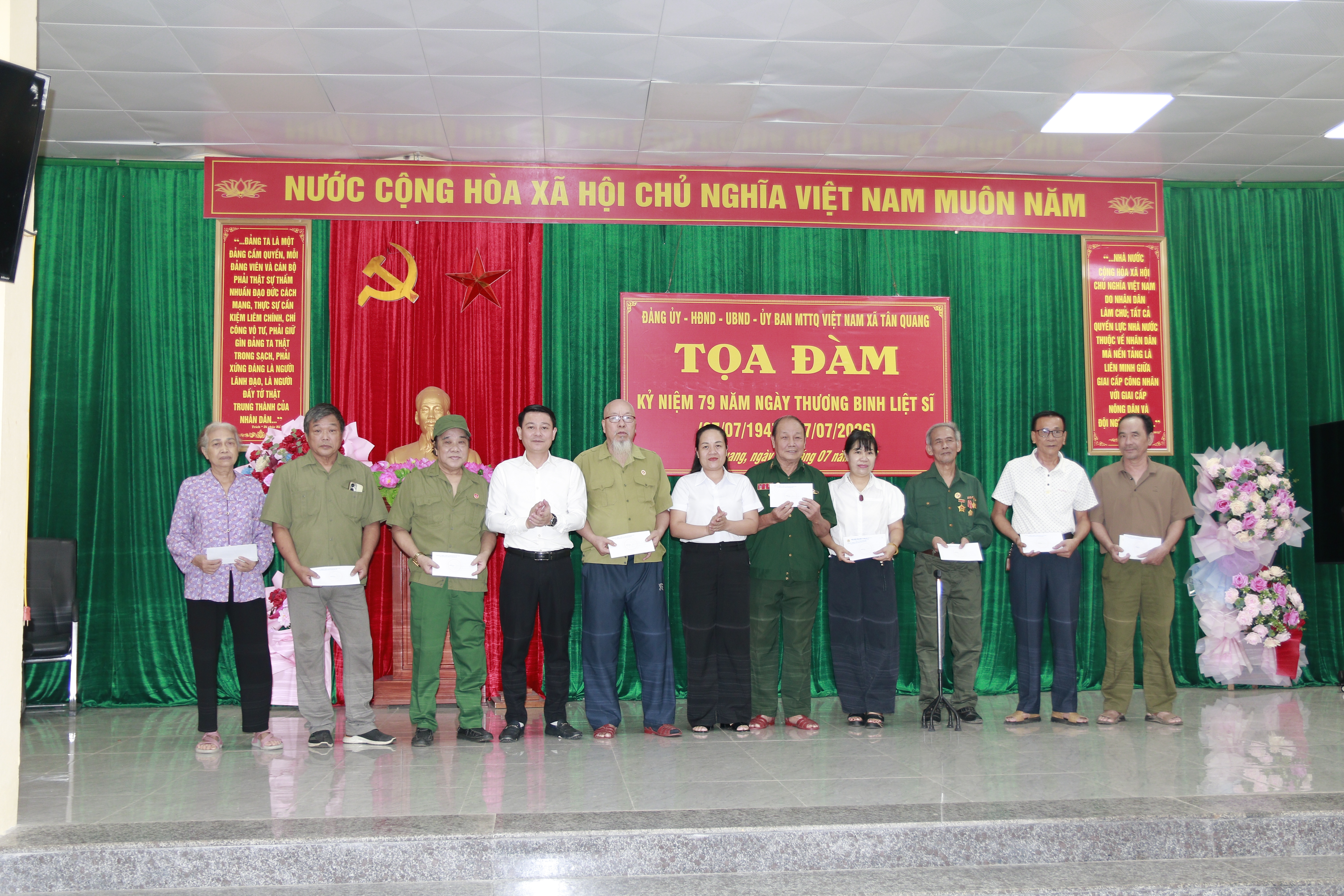 Xã Tân Quang tọa đàm kỷ niệm 79 năm Ngày Thương binh - Liệt sĩ