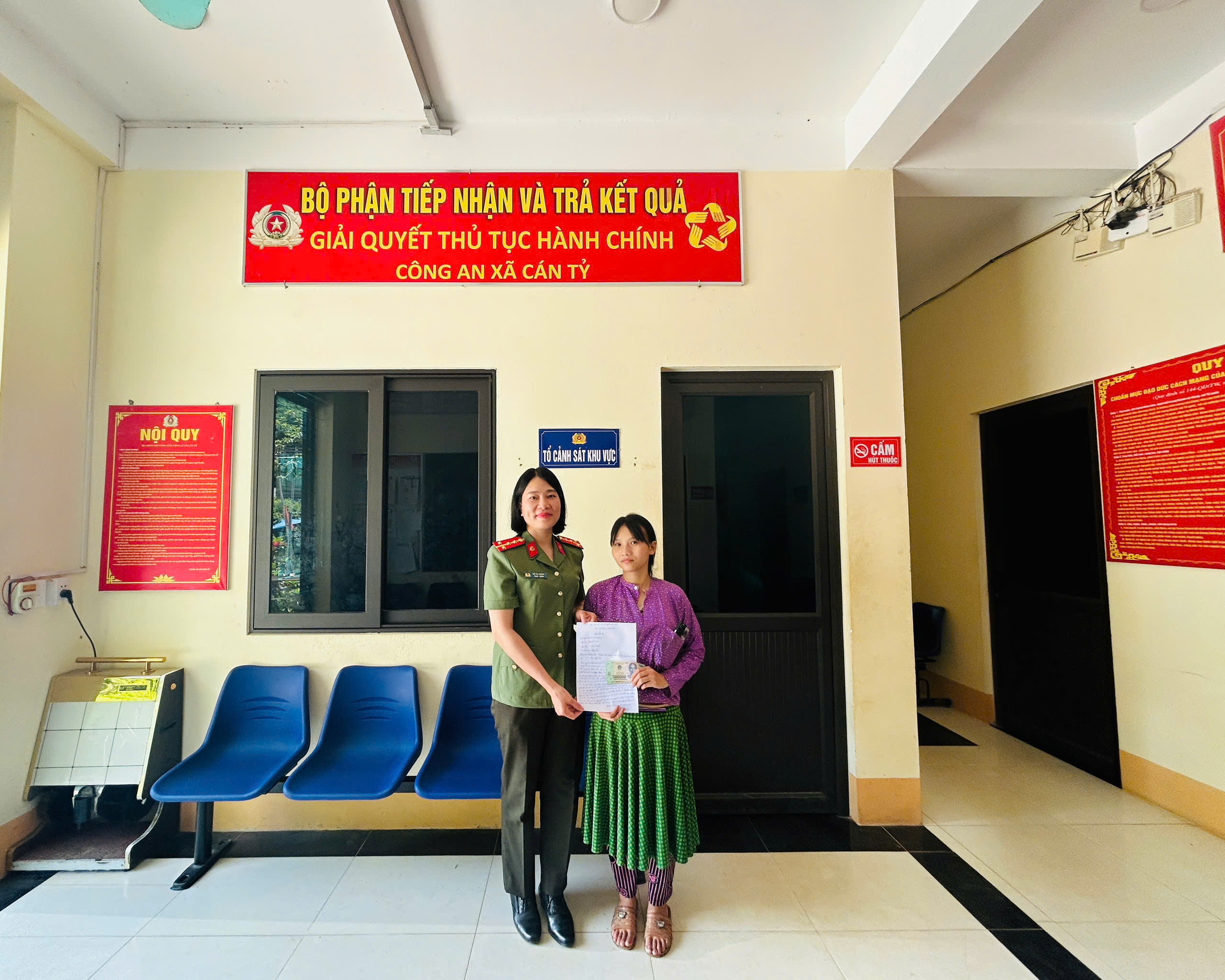 SẬP BẪY LỪA ĐẢO TỐNG TIỀN QUA MẠNG, NGƯỜI PHỤ NỮ ĐƯỢC CÔNG AN XÃ CÁN TỶ GIẢI CỨU TÀI SẢN TRONG 1 GIỜ